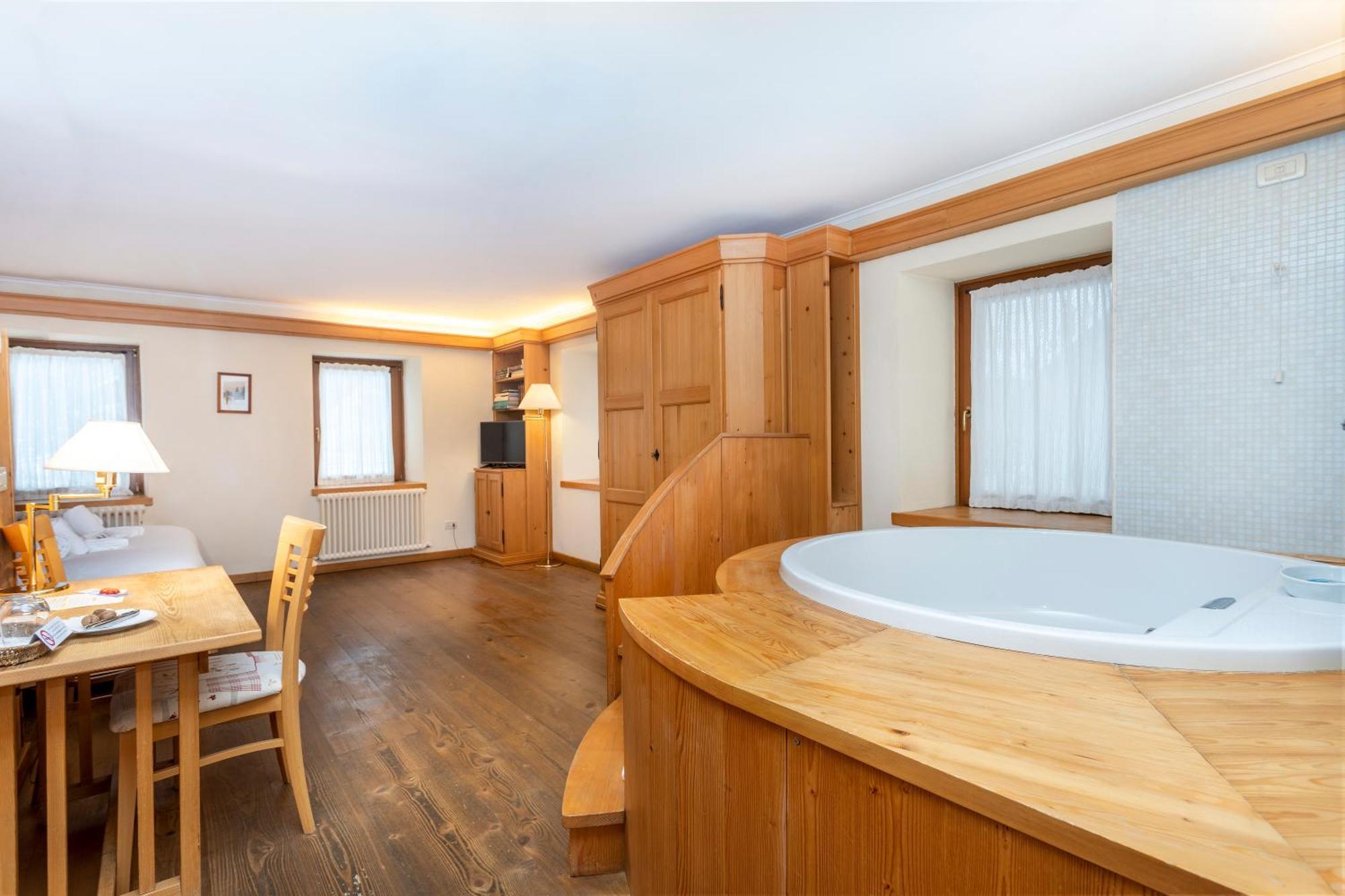 Valbruna Inn Bed & Breakfast Hotel