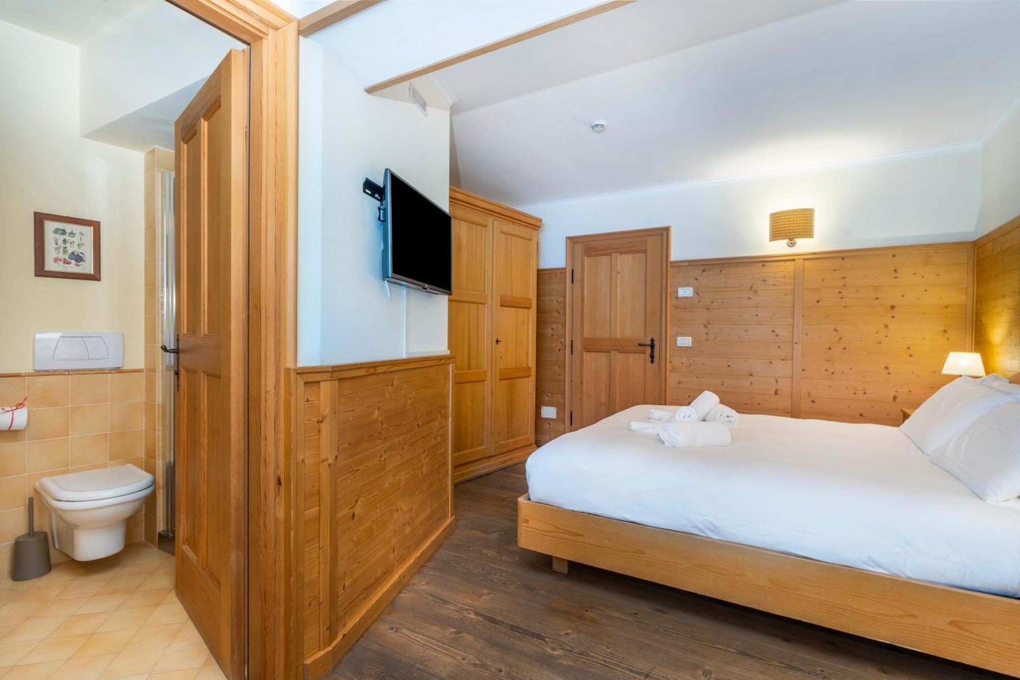 Valbruna Inn Bed & Breakfast Hotel