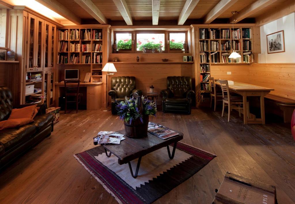 Valbruna Inn Bed & Breakfast Hotel 3*