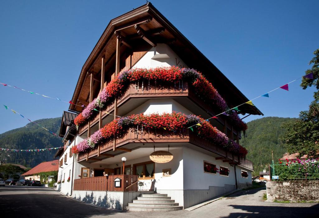 Valbruna Inn Bed & Breakfast Hotel